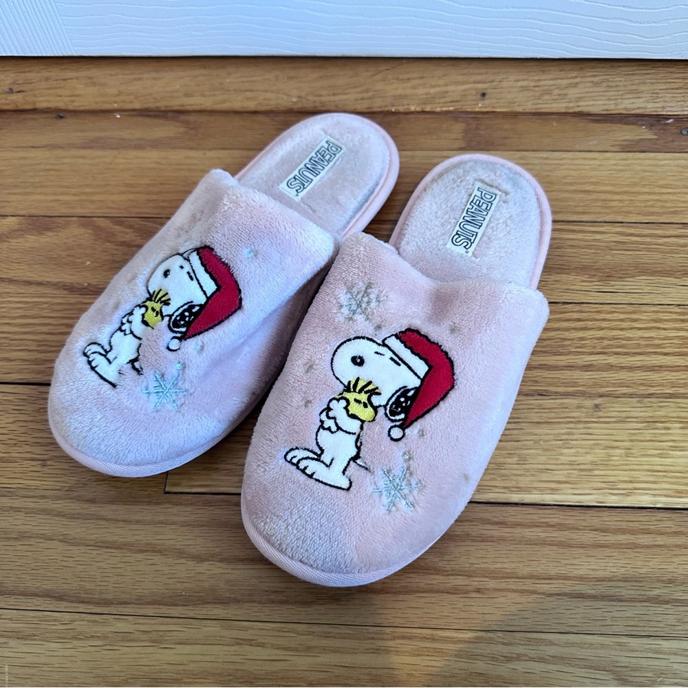 Peanuts Ladies Slippers US Size M 7/8 Pink Furry Snoopy Woodstock House Shoes - Picture 2 of 13